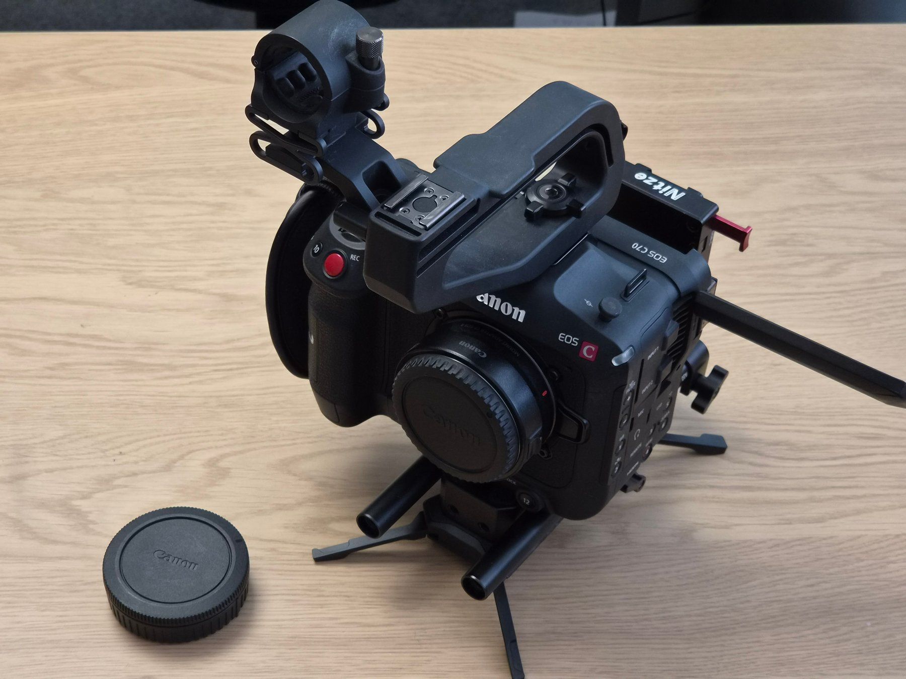 Canon Videocamere: Canon EOS C70 Cinema Kamera | mit V-Mount Rig – Usato da Wallisellen venduto da Blackstone0820 3
