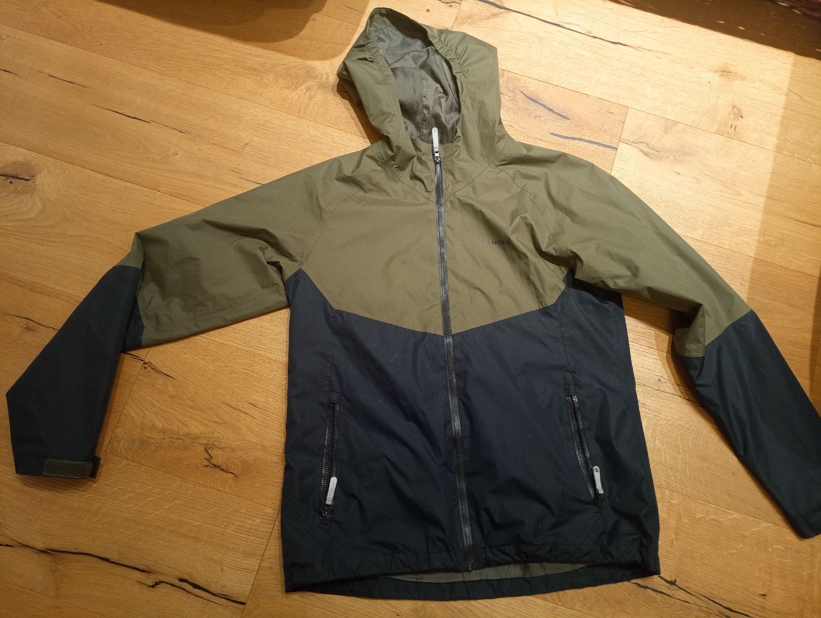 46 Nord Giacche & Cappotti: Regenjacke 46 Nord Gr 176 – Usato da Heerbrugg venduto da Krityu