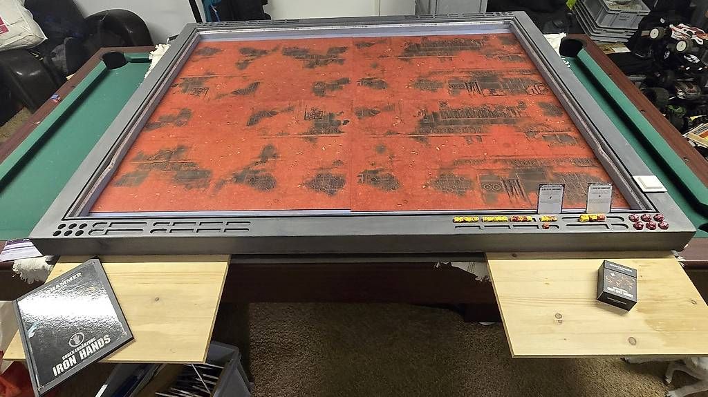 Scrivanie: Table Top Gaming Tisch – Usato da Hilfikon venduto da Dragonfly1