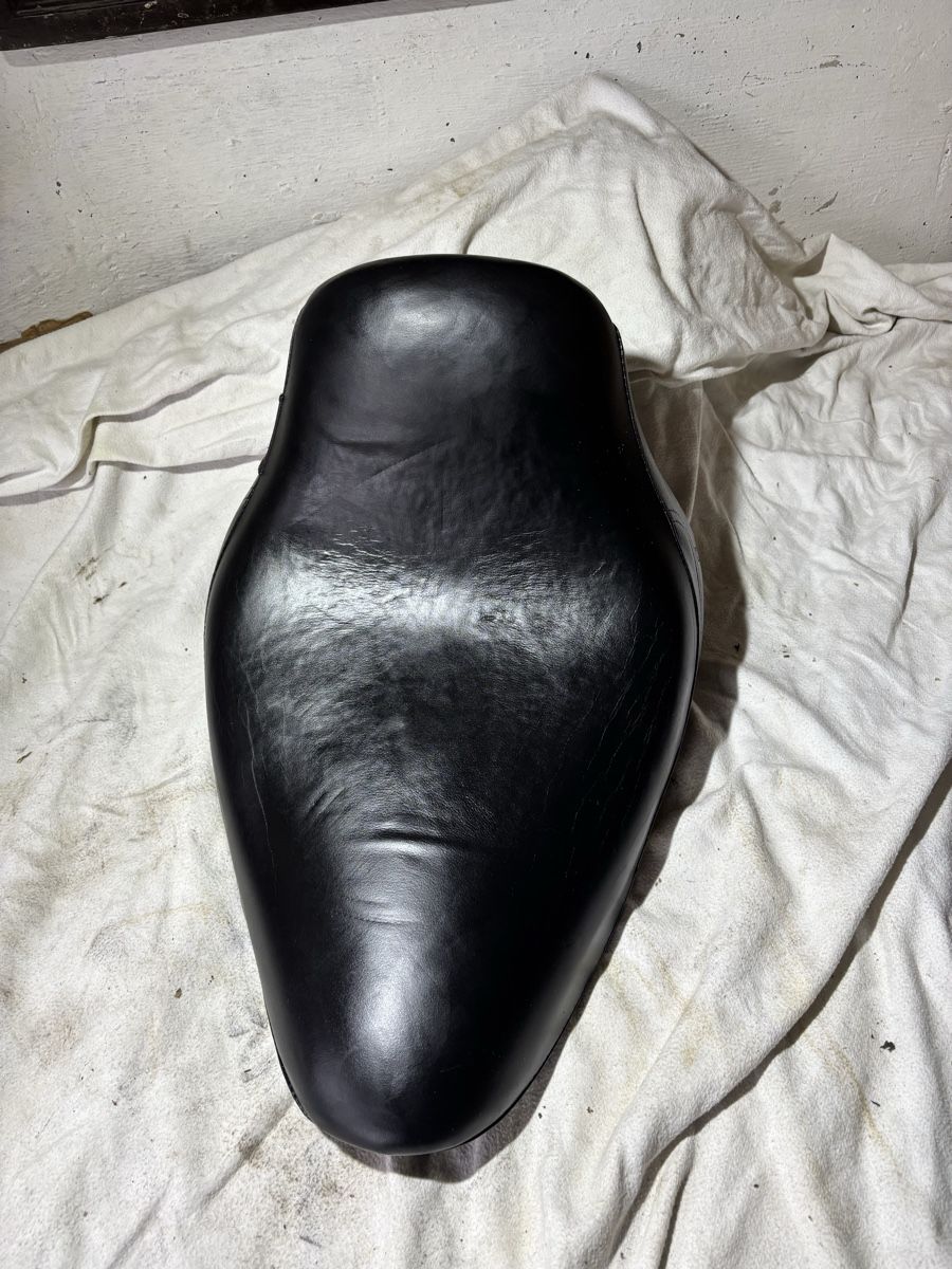 Harley-Davidson Toutes les pièces détachées moto: Harley Davidson Sitz Corbin  – D'occasion à Schötz par Harley35 2