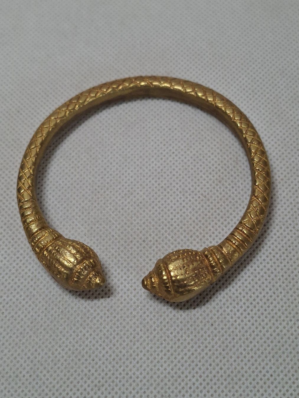 Armbänder & -reifen: Armreif Goldfarben Messing  – Gebraucht aus Ipsach von jpbo