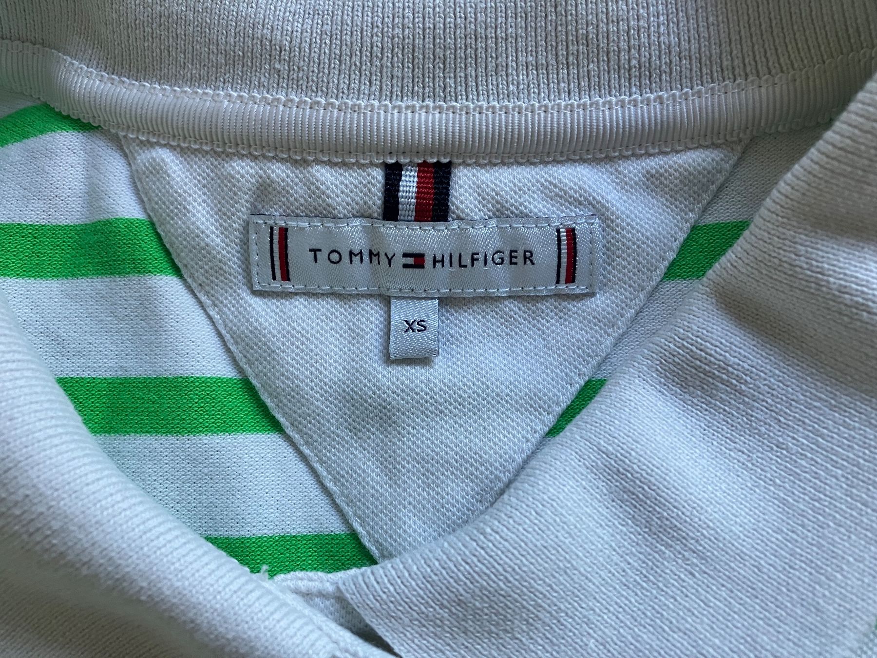 Tommy Hilfiger Magliette Polo: Poloshirt Tommy Hilfiger / Tshirt XS – Nuovo (secondo la descrizione) da Bachenbülach venduto da jul_bsw9 2