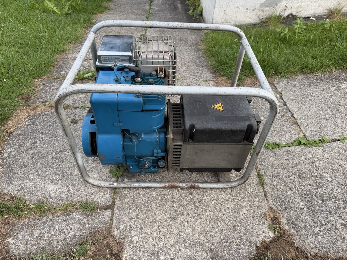 Generatori di corrente: Gebrauchte Benzin Stromgenerator mit 5 HP, BRIGGS STRATTON  – Usato da Hinwil venduto da motorsage83 2