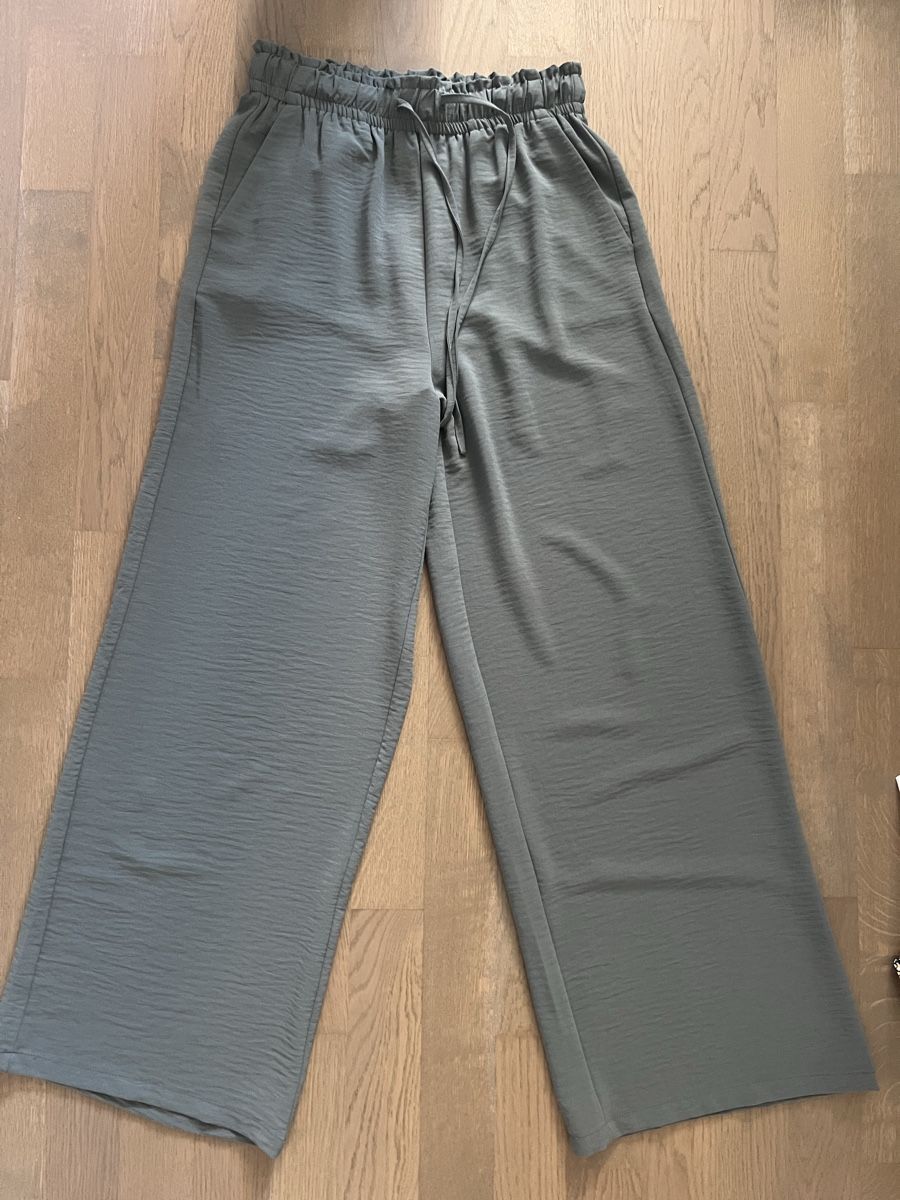 Pantaloni: Stoffhose About You – Nuovo (secondo la descrizione) da Kriens venduto da Luzernerin_K 2