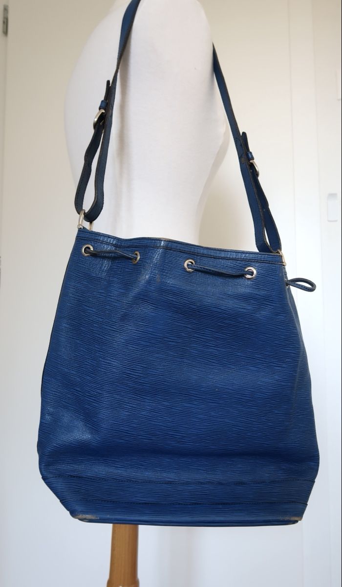 Louis Vuitton Sonstige Kleidung & Accessoires: Sac seau Louis Vuitton Epi bleu – Gebraucht aus Champlan von Cjayretro 2