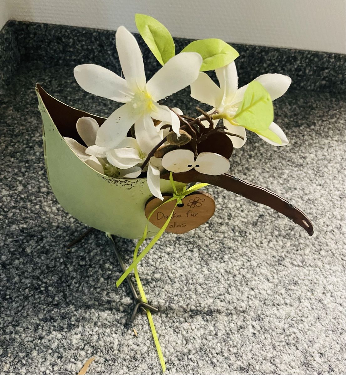 Tutte le decorazioni: Deko Vogel mit Blumen Topf leicht gebraucht – Nuovo (secondo la descrizione) da Au ZH venduto da Jaggy4 1