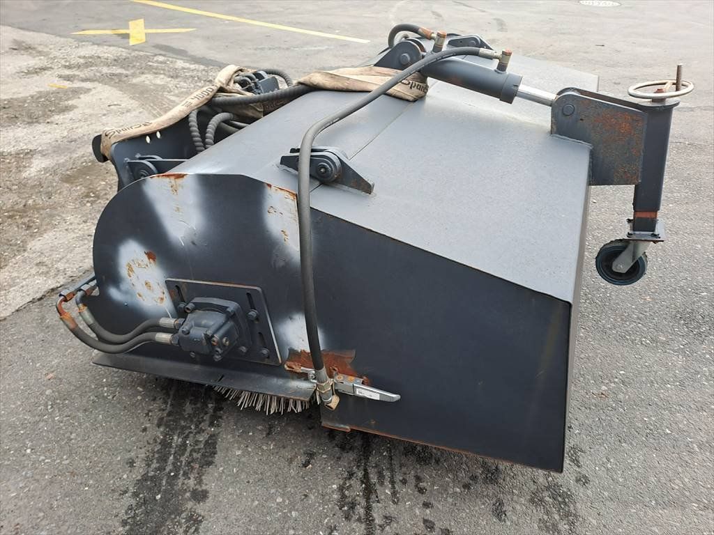 Tutte le macchine: Putzmaschine für Radlader – Usato da Reichenburg venduto da T864RX 4
