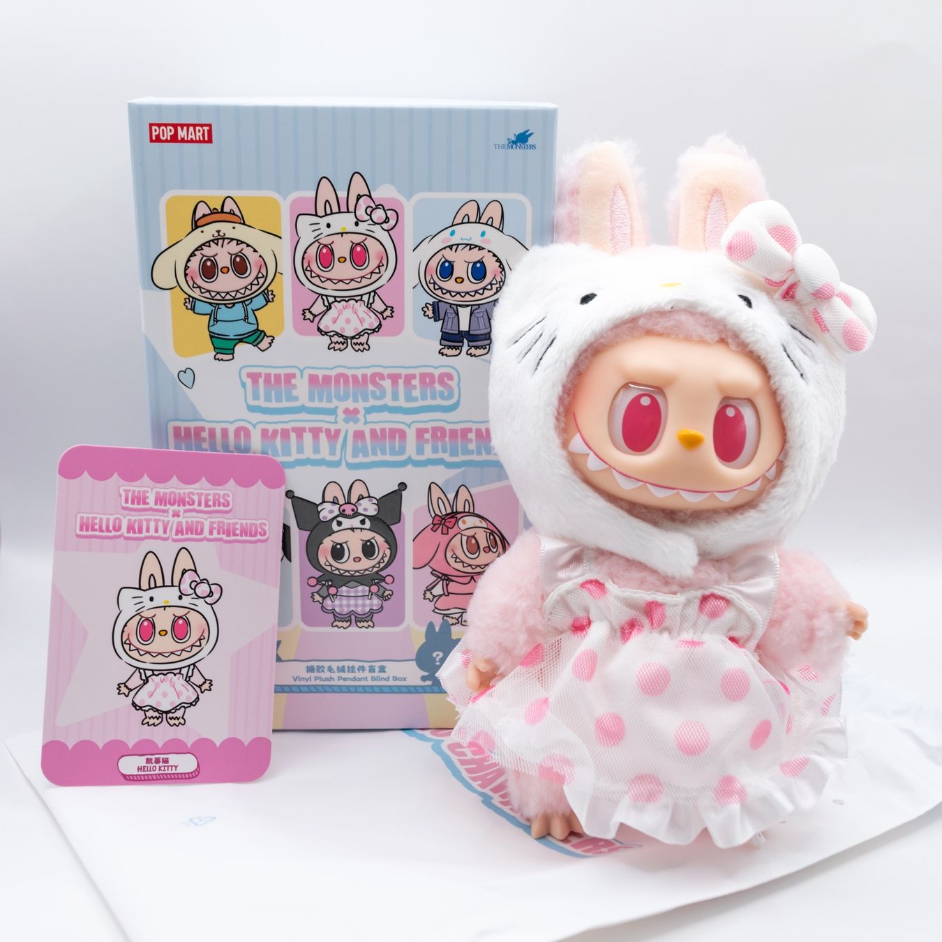 Pop Mart Statuette: POP MART LABUBU x SANRIO Plush Pendant HELLO KITTY – Nuovo e nell'imballaggio originale da Belmont-Lausanne venduto da HausPopCharm