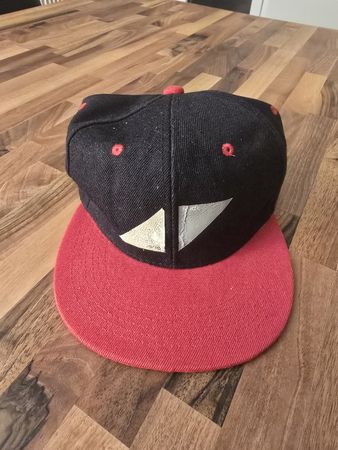 Avicii Cap