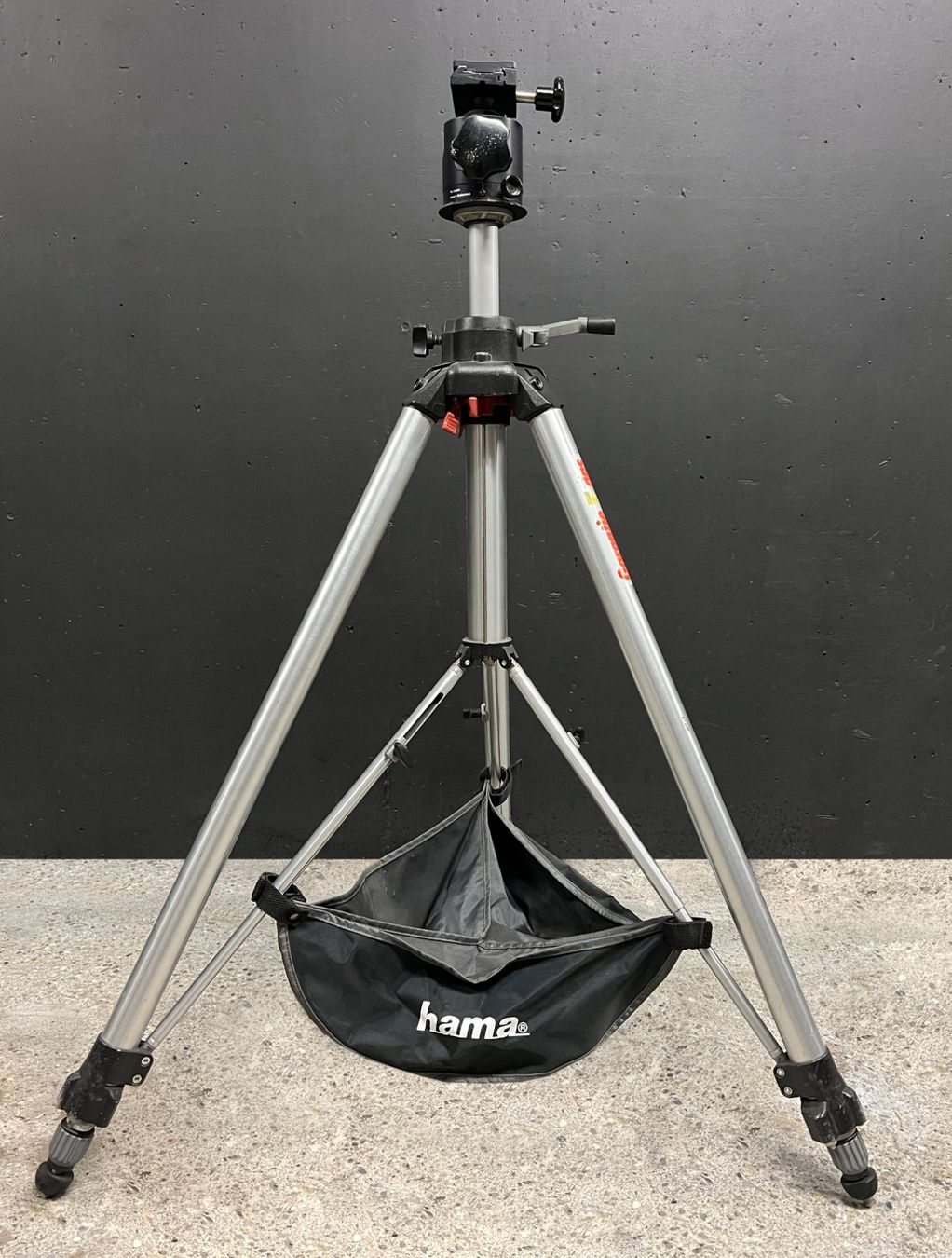 Treppiedi & Teste: Manfrotto Stativ mit Kugelkopf und Ablagebeutel – Usato da Engelberg venduto da TC55