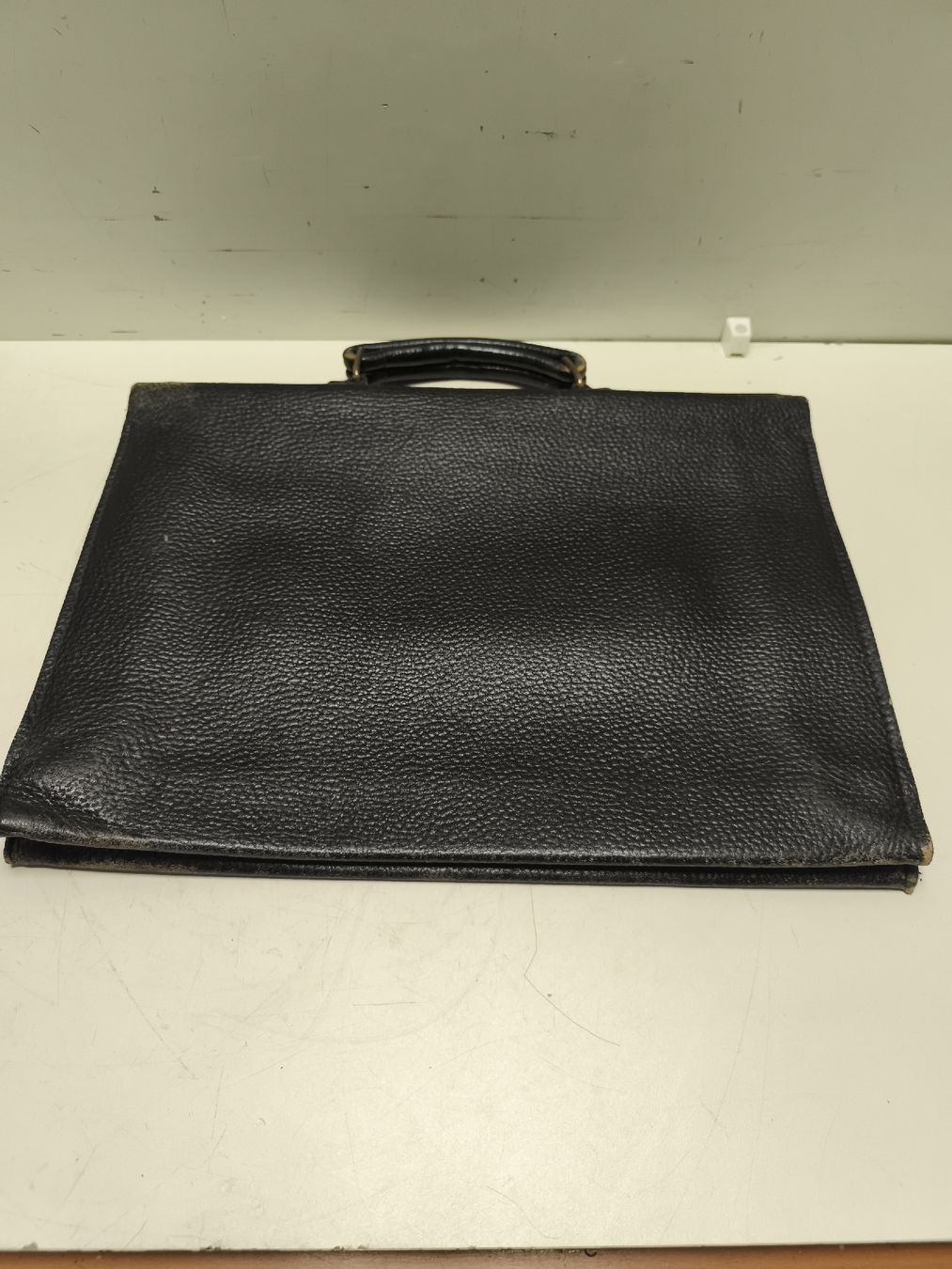 Valigie & Borse: Klassische Leder Aktentasche Schwarz(em78)) – Usato da Künten venduto da Schnaepplihuus 1