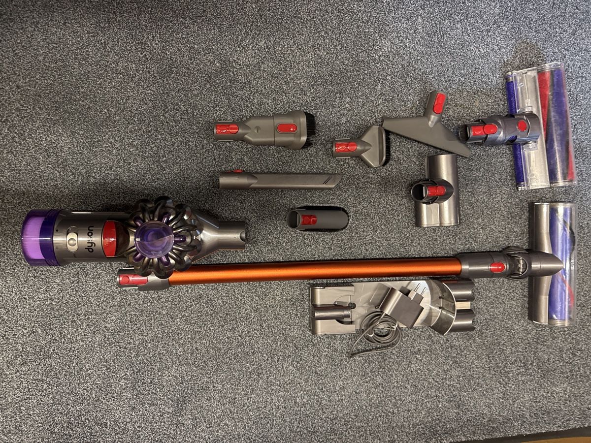 Dyson Aspirapolveri & Accessori: Dyson v8 absolute – Usato da Landquart venduto da Nnf007 2