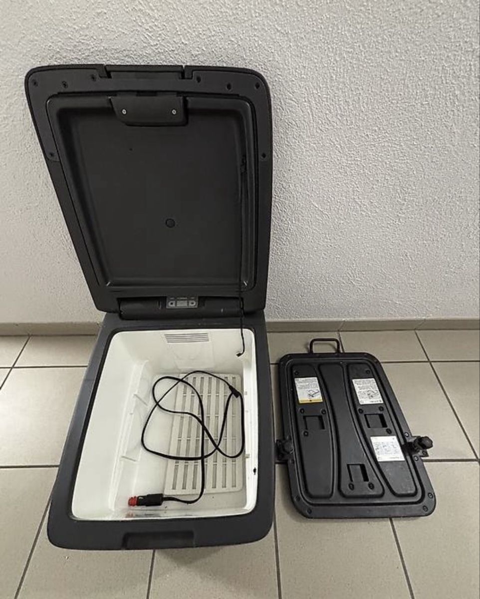 Frigoriferi: VW t5 Kühlschrank – Usato da Uttwil venduto da and_jv28 1