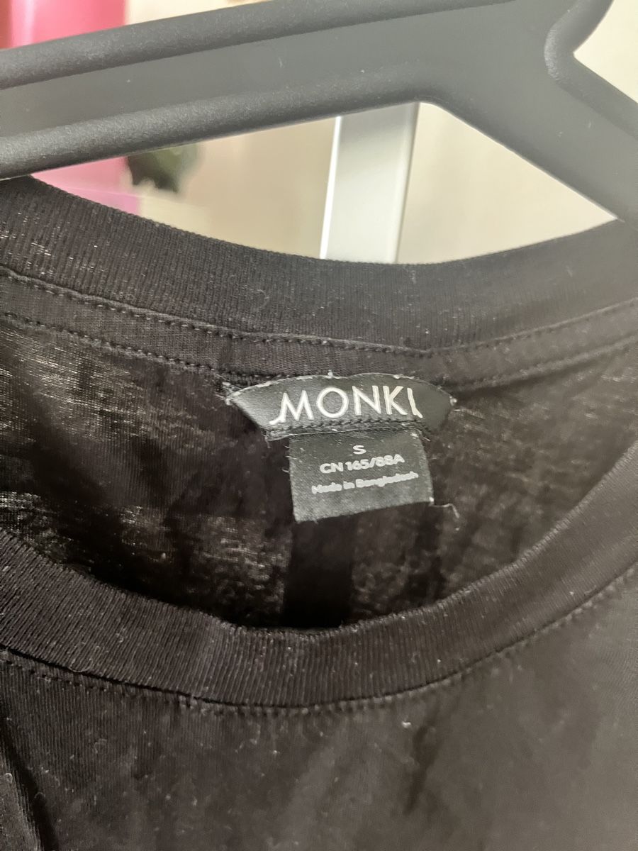 Monki T-shirts: Monki Top S mit Knoten-Detail – D'occasion à Zürich par hannakreativ 1
