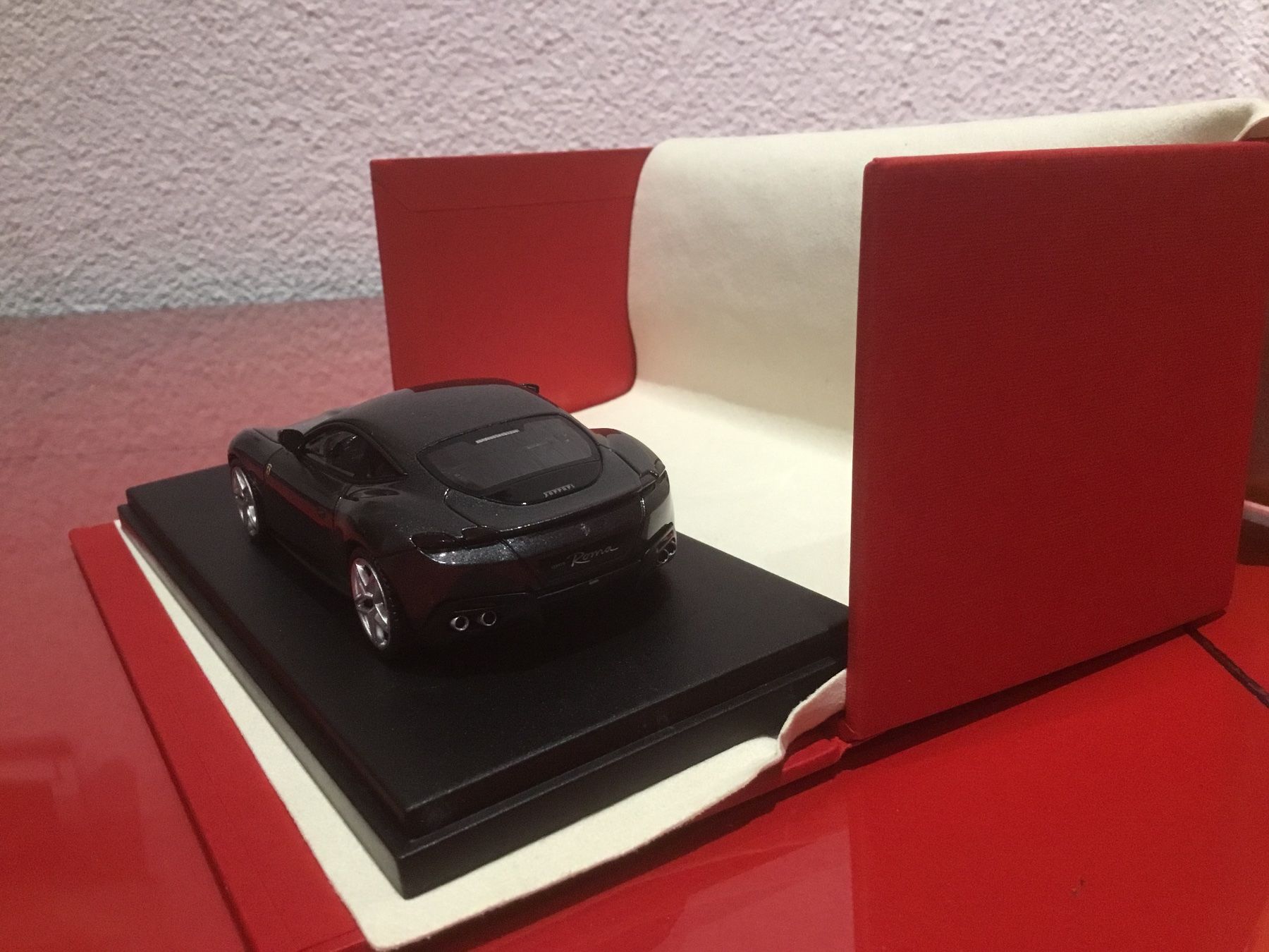 Ferrari Modellini d'auto: Ferrari Roma / Anthrazit / 1:43 – Nuovo (secondo la descrizione) da Brig venduto da Sonne11 5