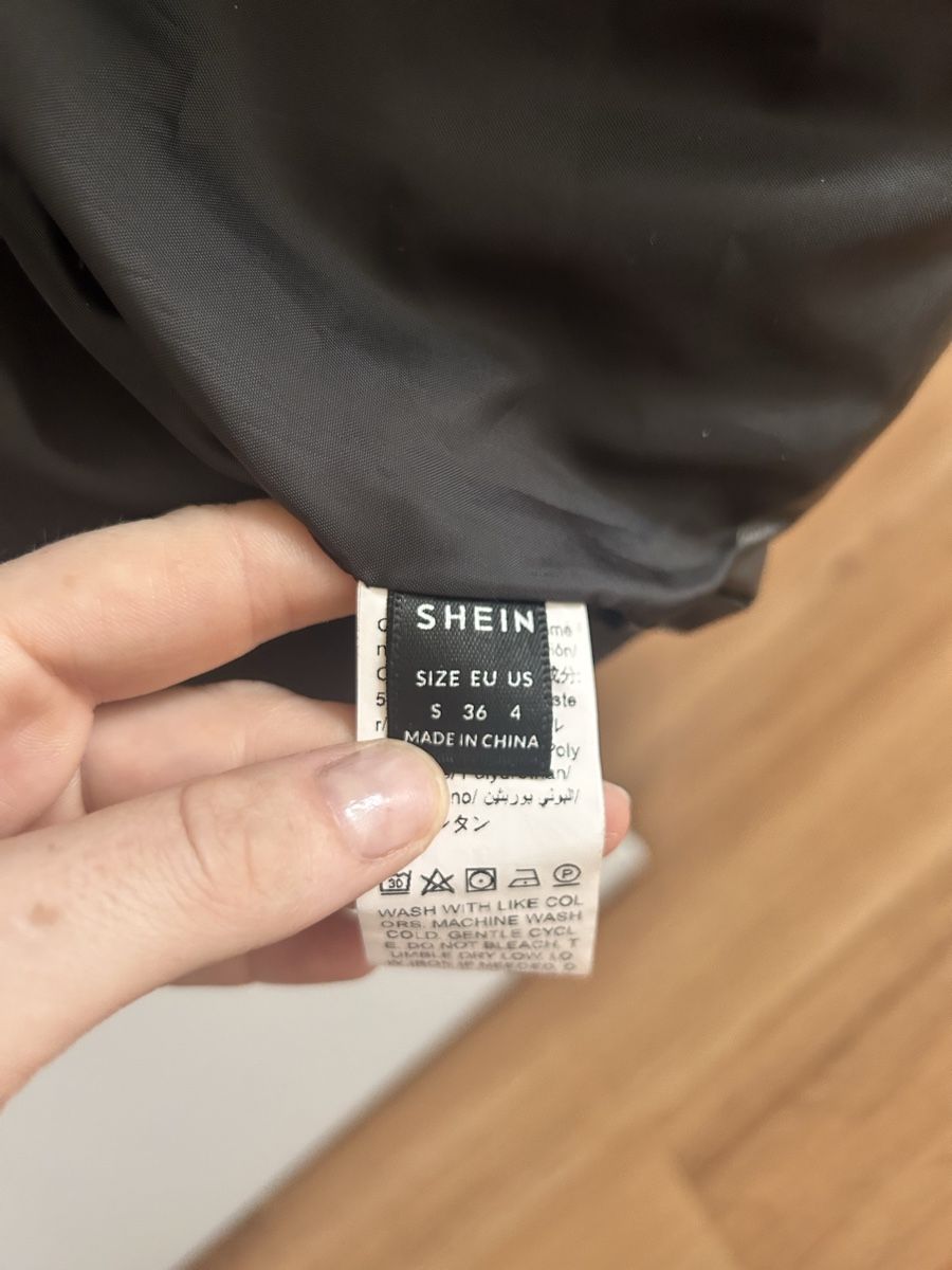 Shein Gilets: Cropped Weste Shein – Neuf (Voir description) à Rotkreuz par Galadriel 3