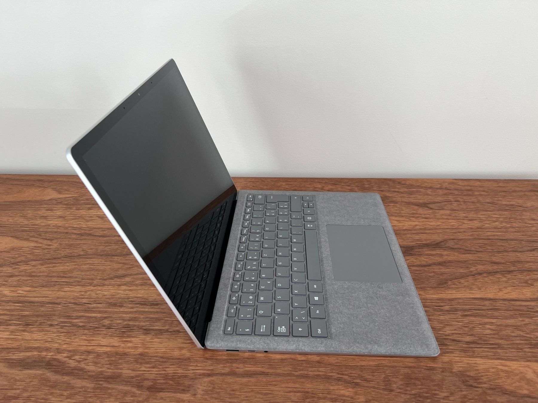Microsoft Notebooks: Microsoft Surface Laptop 4 13.5'', Intel i5, 16GB RAM, 256GB – Gebraucht aus Frauenfeld von Par4n0rm4l 2