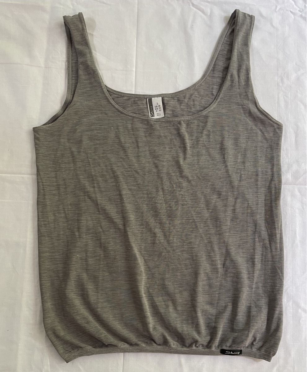 Top: Top estivo di viscosa argento-M/L – Nuovo (secondo la descrizione) da Gordevio venduto da LanaZimm