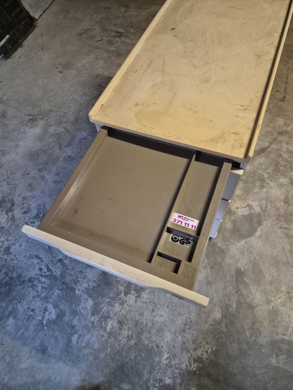Armoires: Büro Schubladenschrank – D'occasion à Aeschau par Johann.W 1