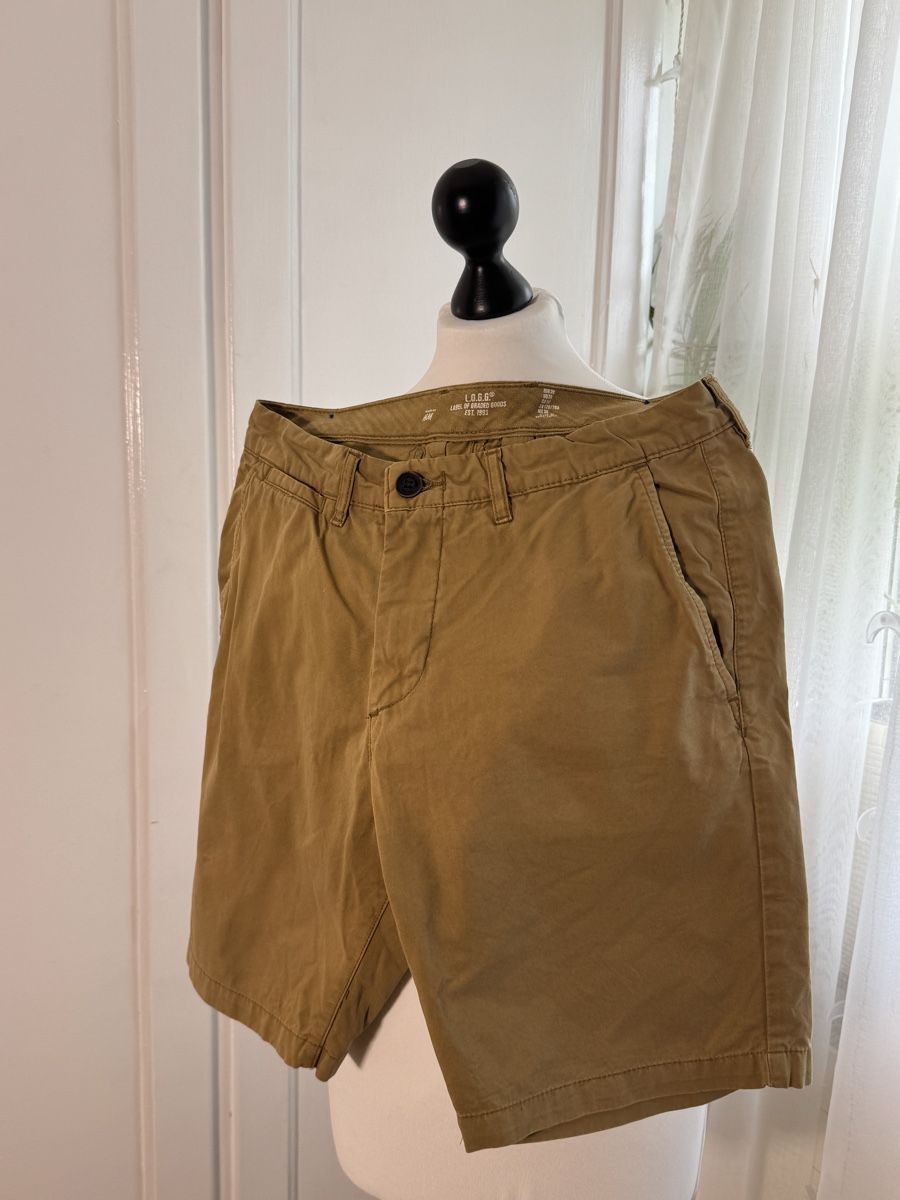 H&M Pantaloni: 2 L.O.G.G. Baumwoll Sommer Shorts Gr.30 – Usato da Wetzikon ZH venduto da el-lustigo2 2