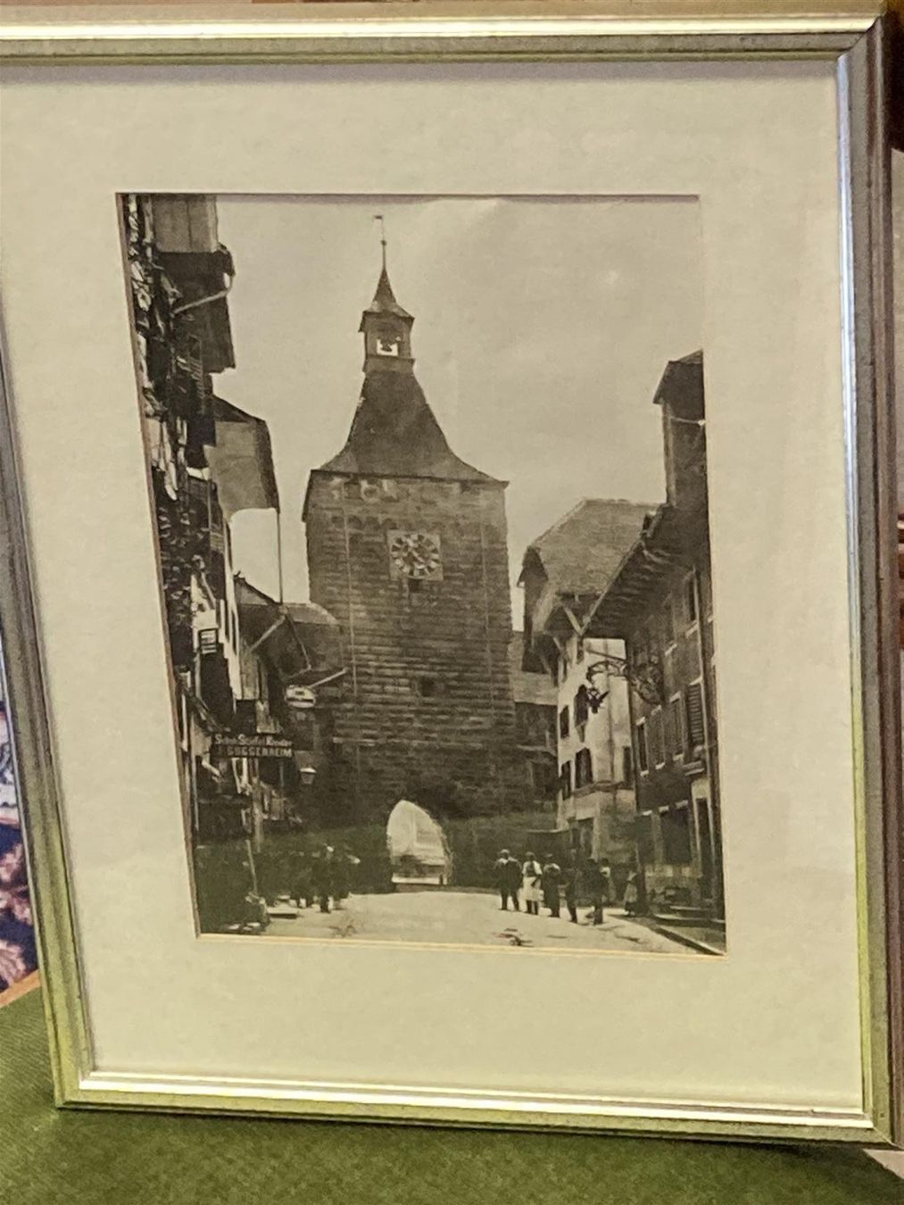 Poster & Bilder: Alte Photographie Solothurn Gasse belebt – Gebraucht aus Bern von Jwpm66