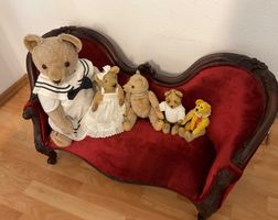 Wunderschönes Sofa für Sasha, antike Puppen oder Teddys
