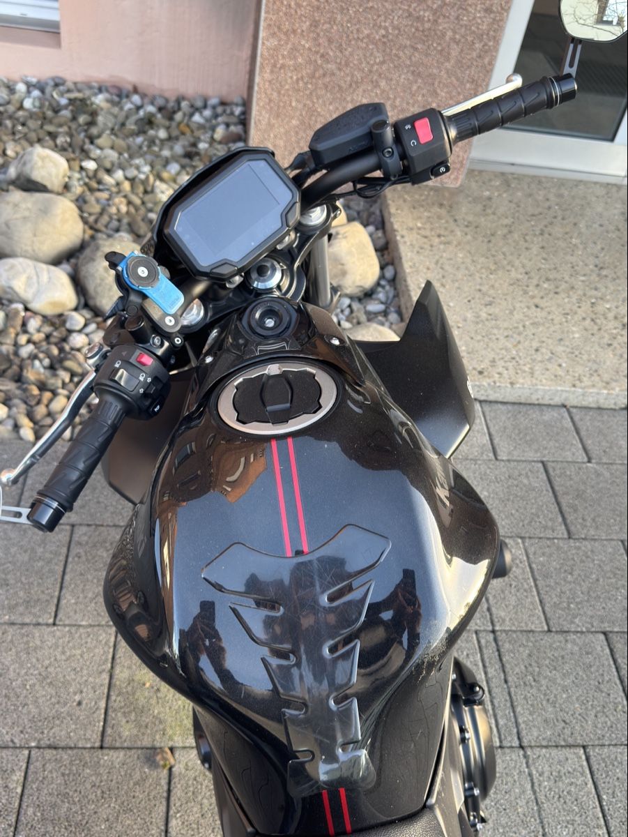 Kawasaki Strada: Kawasaki Z650 schwarz – Usato da Dübendorf venduto da Ass0DiPicche 2
