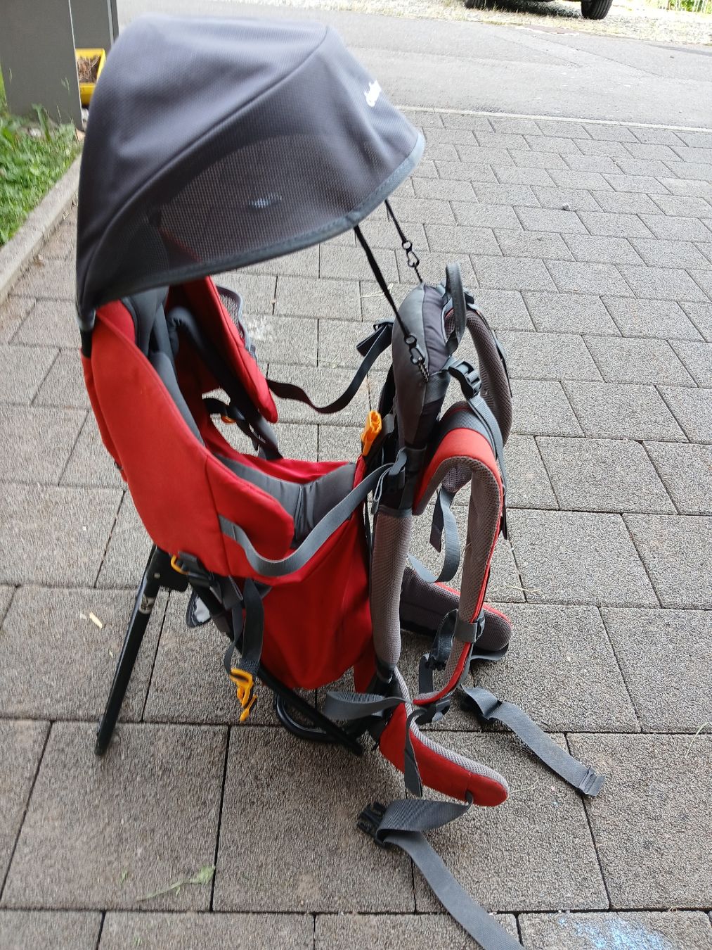Deuter Kindertaschen: Deuter Kindertrage Rucksack – Gebraucht aus Küssnacht am Rigi von Rachador
