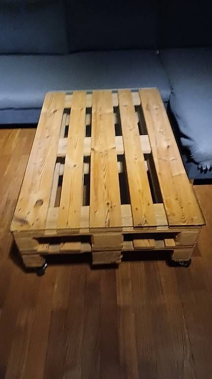 Tavoli: Palettentisch mit Glasplatte – Usato da Buchs SG venduto da retoenderlin 1