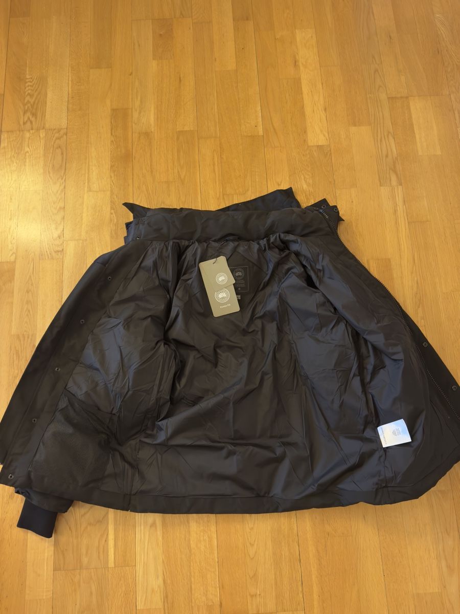 Canada Goose Jacken: Canada Goose Black Badge Winterjacke - Neu – Neu und originalverpackt aus Sargans von Daris83 3