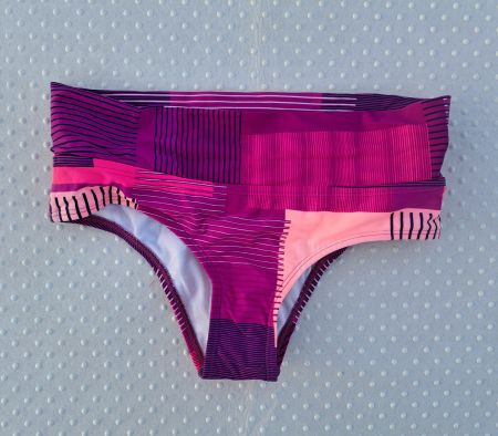NEU! Roxy Badehose, Gr. XS, Lila/Pink