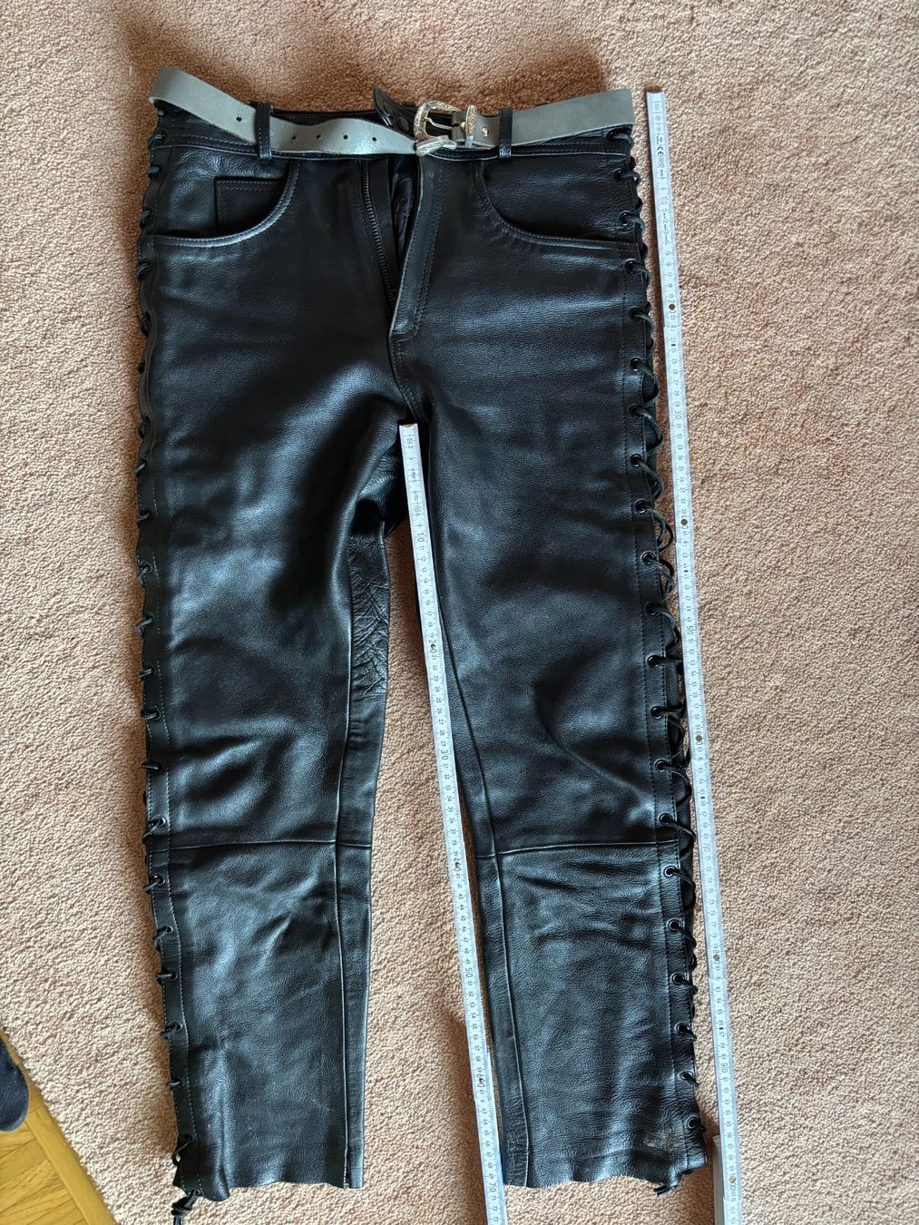Pantaloni: Leder Schnürjeans Gr.M – Usato da Aadorf venduto da Shecar 5