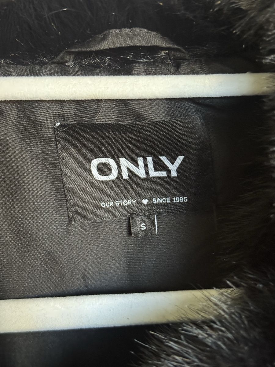 Only Giacche: Fake Fur Jacke Only S schwarz – Usato da Zürich venduto da len_str8 1