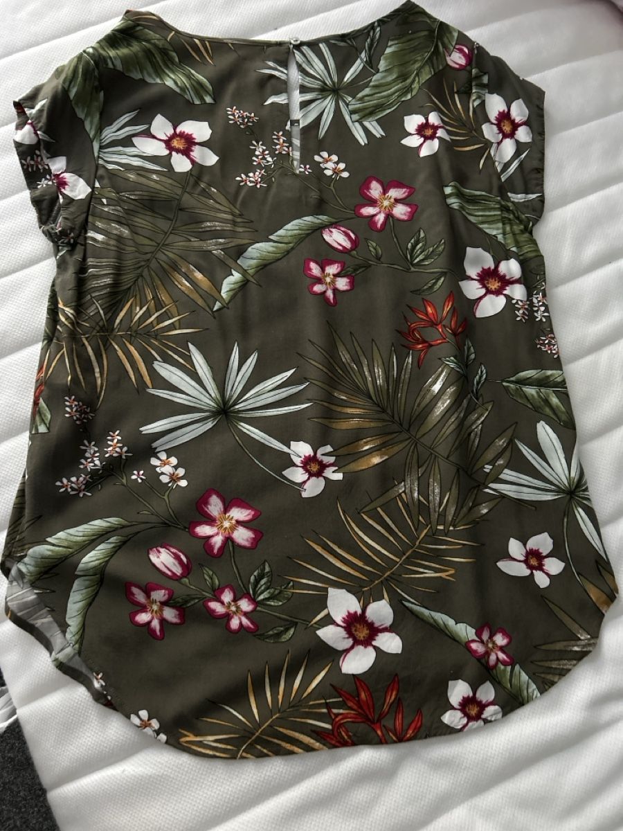 Only Camicette: Bluse von Only, Grösse 38, khaki mit Blumen – Usato da Erlinsbach SO venduto da hallon480 1