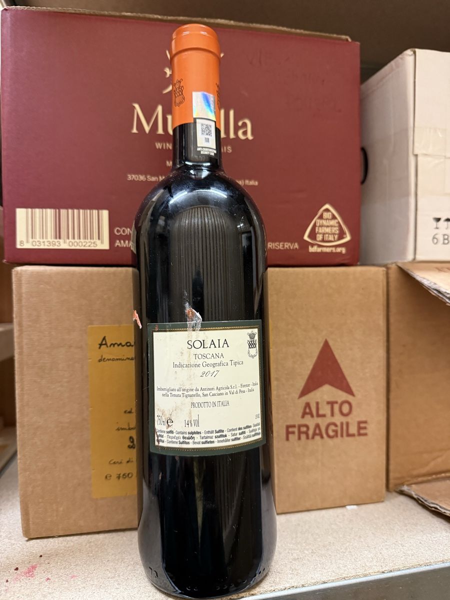Antinori Vino: Antinori Solaia 2017 – Nuovo e nell'imballaggio originale da Troinex venduto da Airain 1