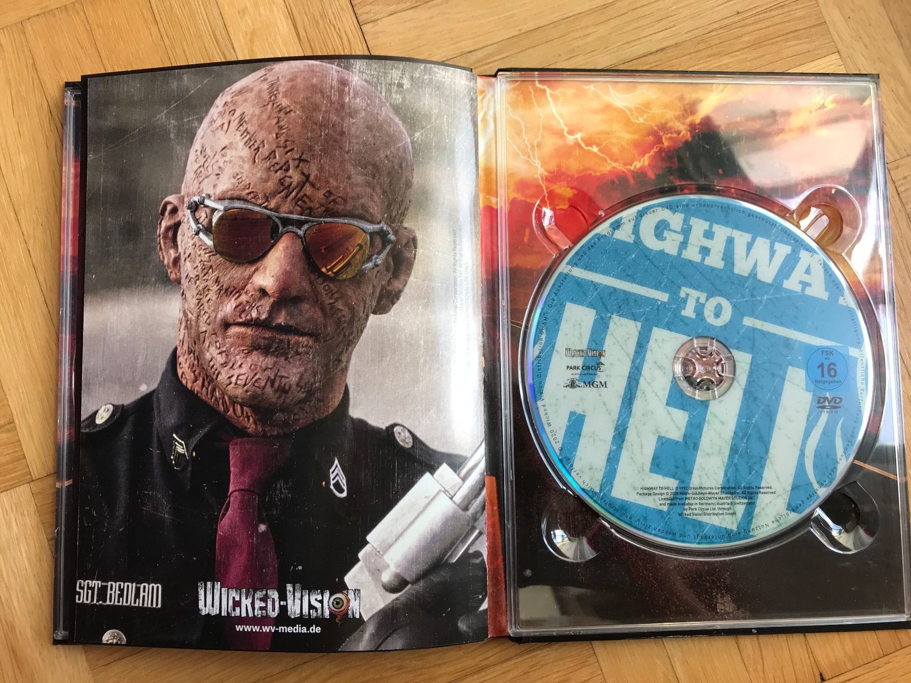 Tutti i DVDs: Highway to Hell - Mediabook Cover B - Blu-ray + DVD – Usato da Zürich venduto da Malcom 3