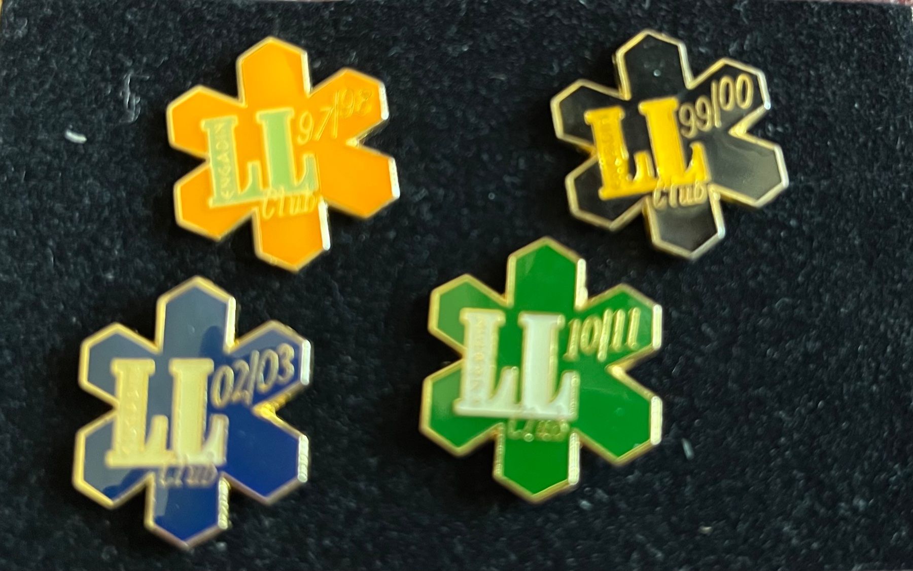 Placchette & Badge: Pin LL Engadin Club – Usato da Zürich venduto da Capreola