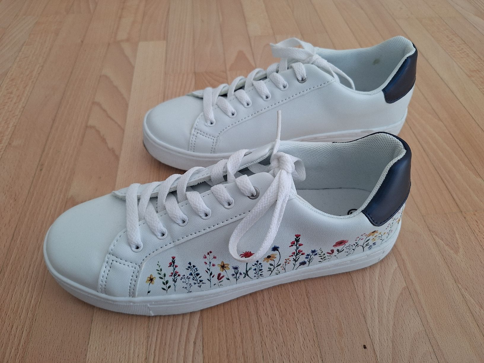 Graceland Damenschuhe: Weisse Frühlings-Sneakers, Grösse 39 – Gebraucht aus Landquart von gra_w9jz 3