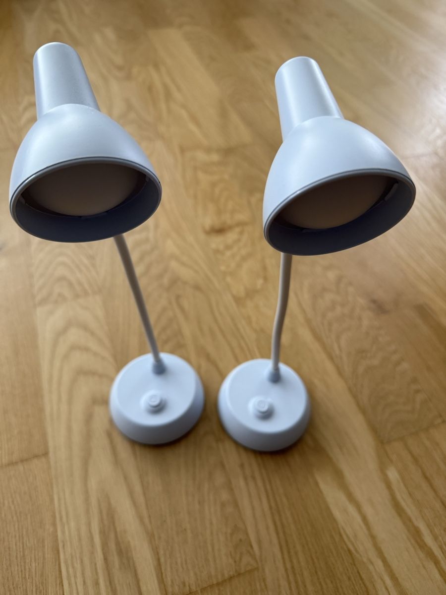 Lampade: Schreibtischlampen 2er Set hellblau gebraucht – Usato da Wil SG venduto da man_jcm5