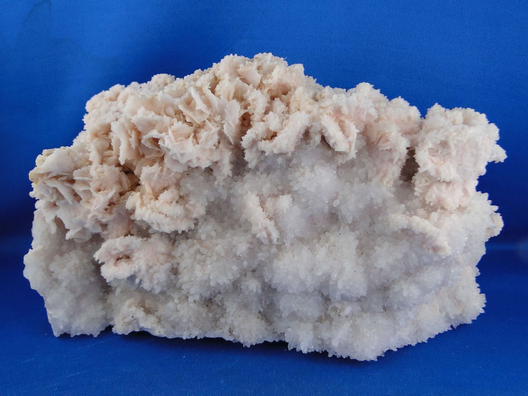 Minerali & Pietre curative: Rhodochrosit auf Quartz – Usato da Schinznach Bad venduto da Demerald 1