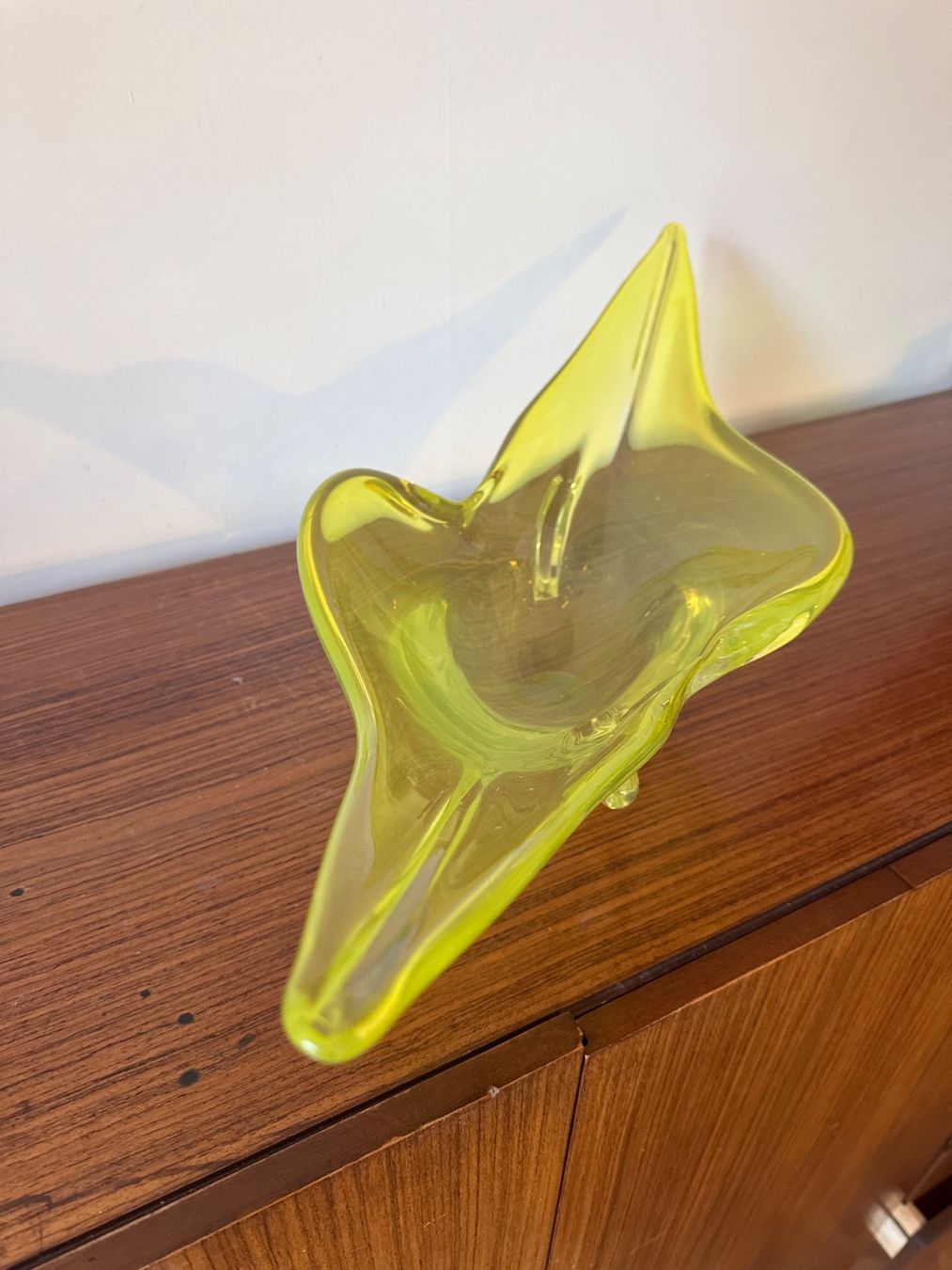 Murano Servierplatten: Plat en verre Murano jaune vintage – Gebraucht aus Lausanne von jul_v9ht 2