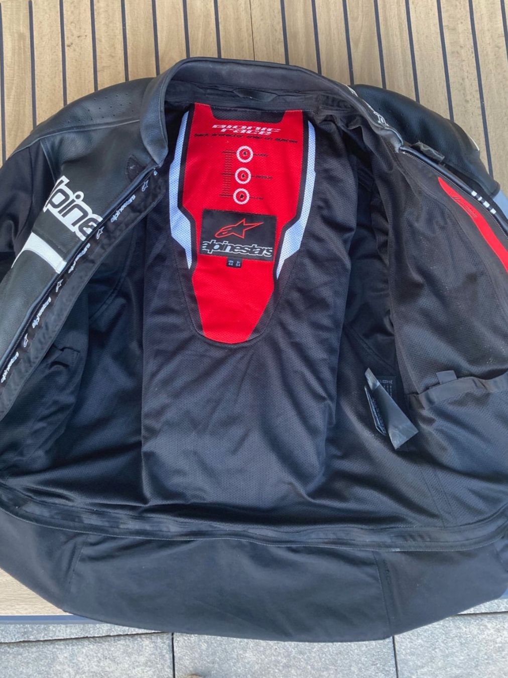 Alpinestars Completi: Combi cuir, Alpinestars Motegi, 2 pièces – Nuovo (secondo la descrizione) da Aïre venduto da ren_8qc2 4