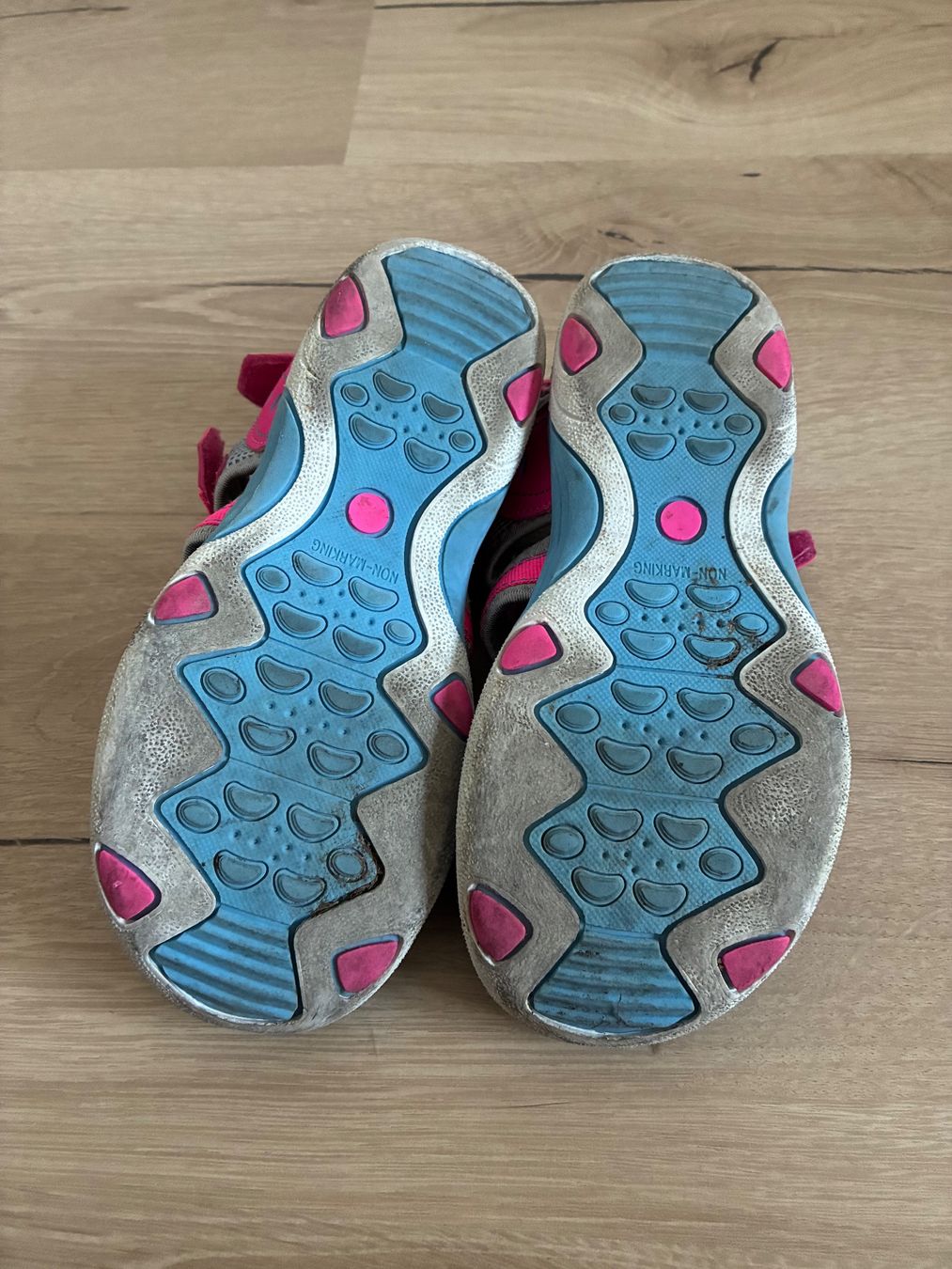 Schuhe für Mädchen: Sandalen Grösse 33 pink – Gebraucht aus Winikon von winikon 2
