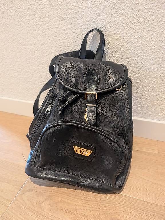 Zaini: Rucksack leder schwarz – Usato da Neftenbach venduto da Nadine069