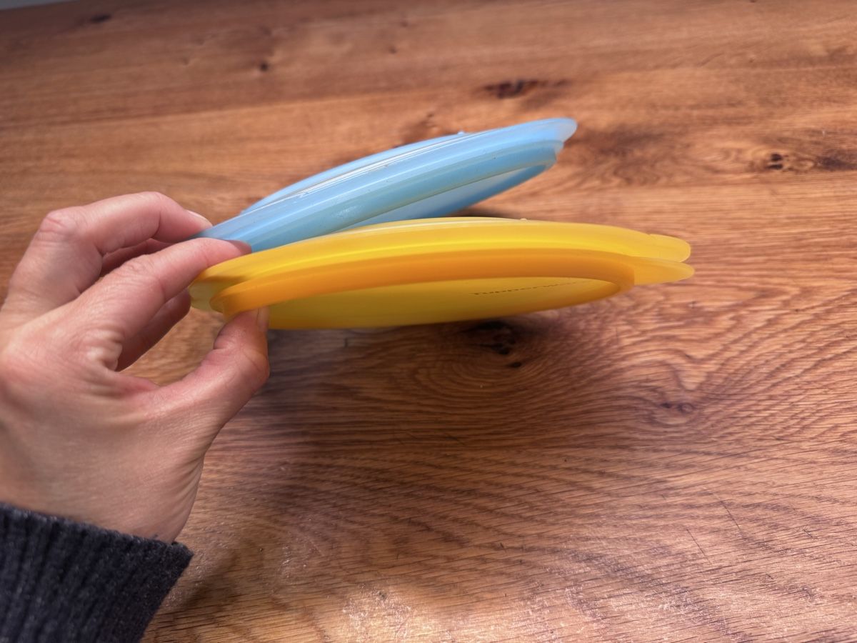 Tupperware Contenitori & Simili: Tupperware faltbare Boxen 950ml und 700ml – Usato da Niederbüren venduto da Oetschli 3