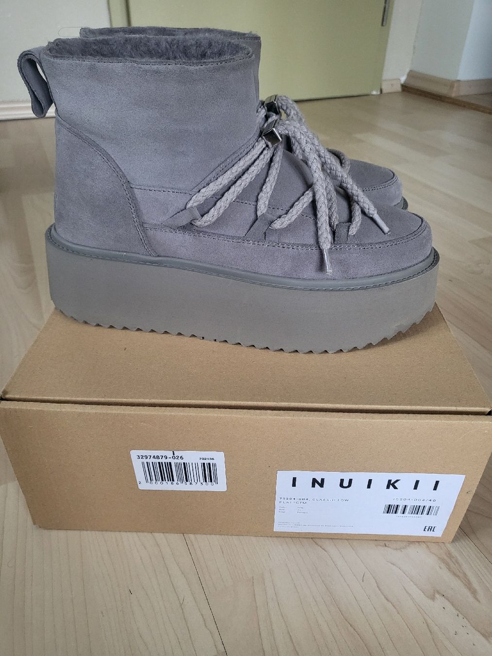 Inuikii Scarpe da donna: Inuikii Classic Wedge Low Boots Grey – Nuovo (secondo la descrizione) da Sarmenstorf venduto da zuz_q5kq