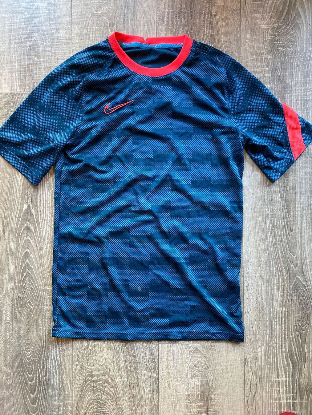 Nike T-Shirts: Nike Dri-FIT Shirt blau/rot, S – Gebraucht aus Spiegel b. Bern von corn2009