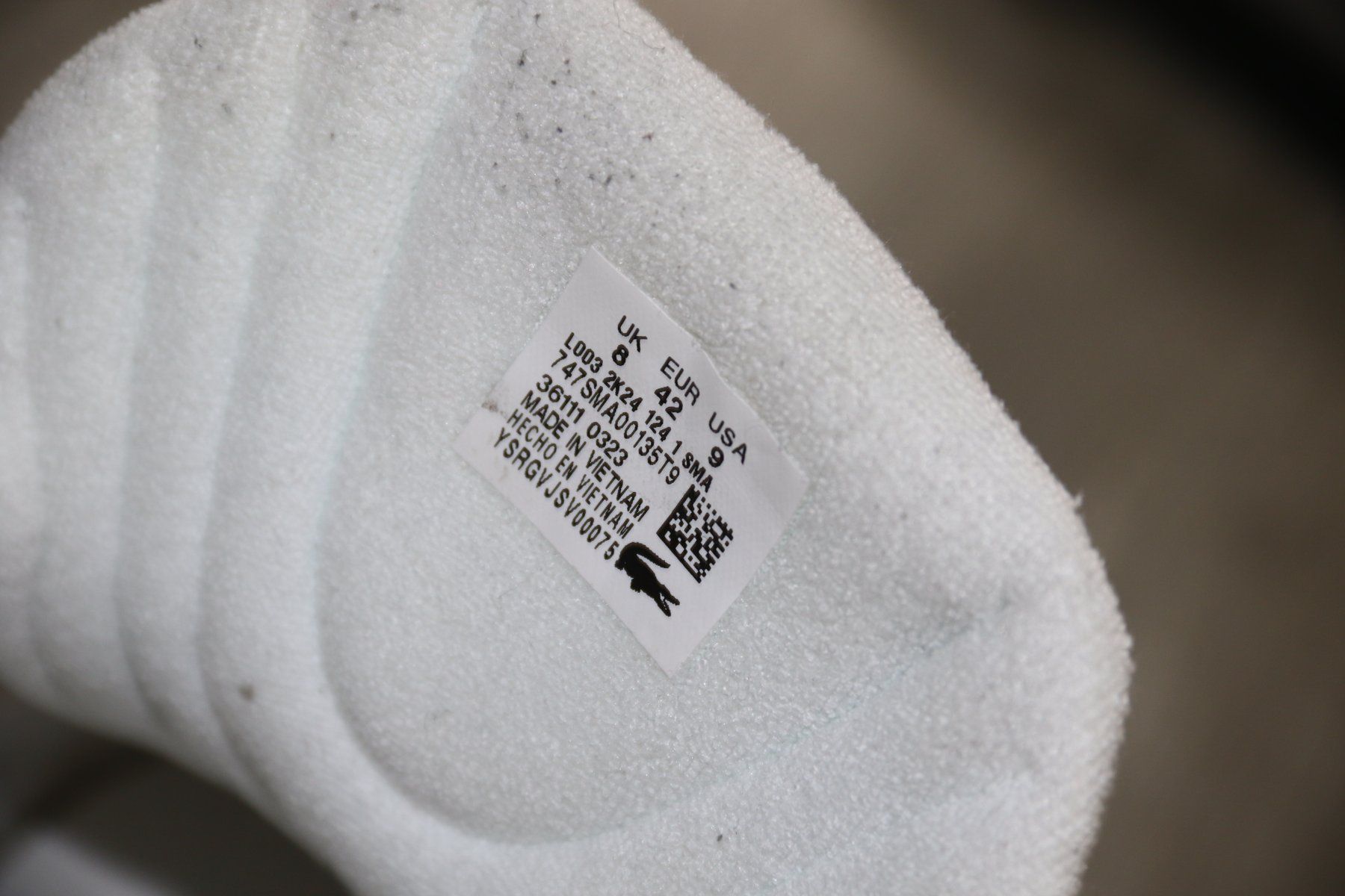 Lacoste Scarpe da uomo: Wunderschöne Schuhe von Lacoste eher Gr.43 wie neu – Nuovo (secondo la descrizione) da Oberwil-Lieli venduto da Svetlana28 8