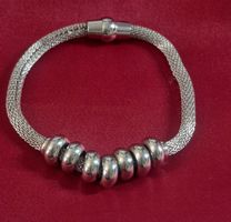 Bracciale maglia argento con sfere e chiusura a calamita