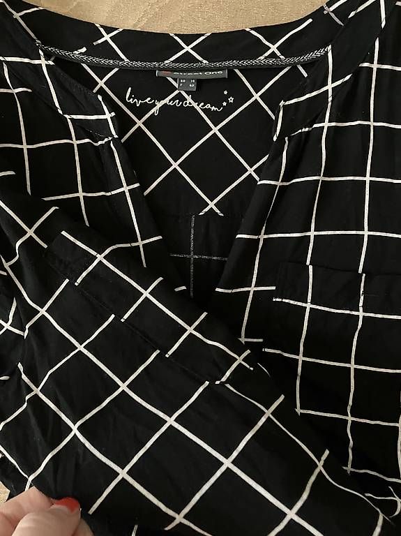 Blusen: Baumwoll- Bluse black white Street One 38/40 – Gebraucht aus Zürich von eis_yx9q 1